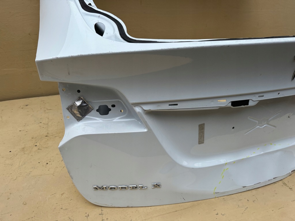 Tesla model x 16r- крышка багажника крышка багажника задний  задняя Недорого