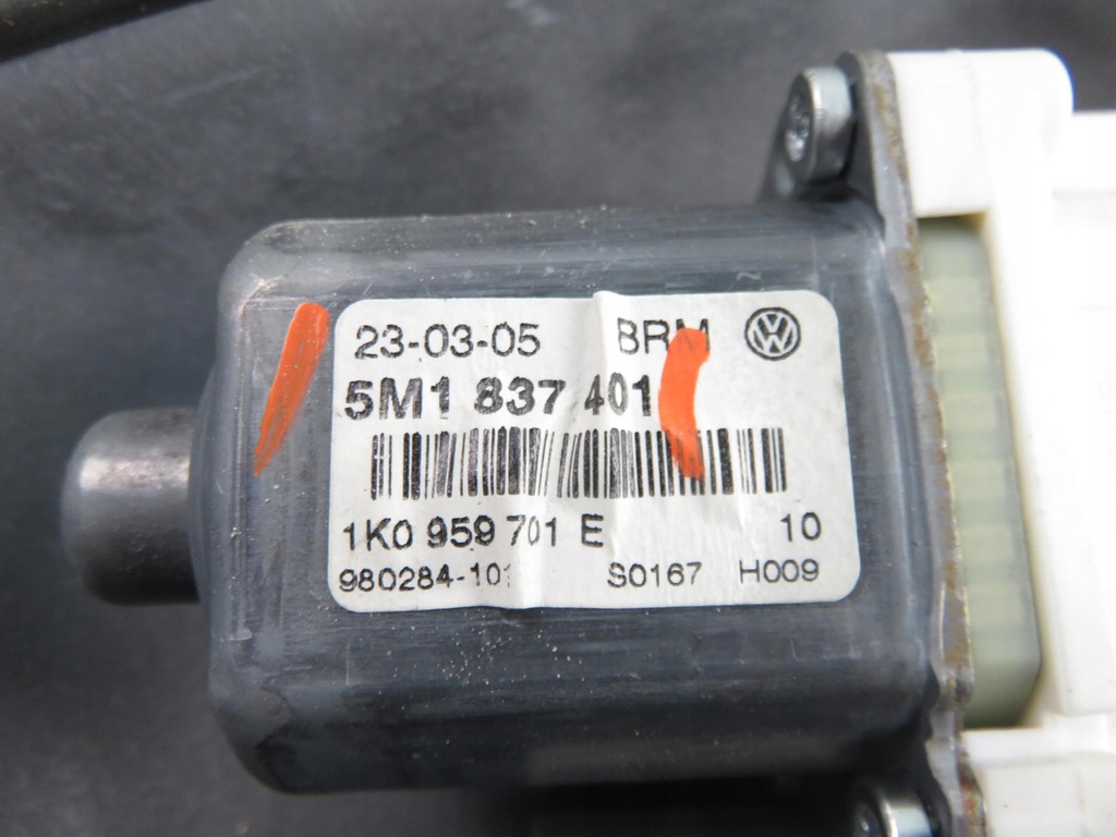 фото №8, Подъемник стекло левый передний vw golf plus 5m1, 521 1k0959793c 5m1837401