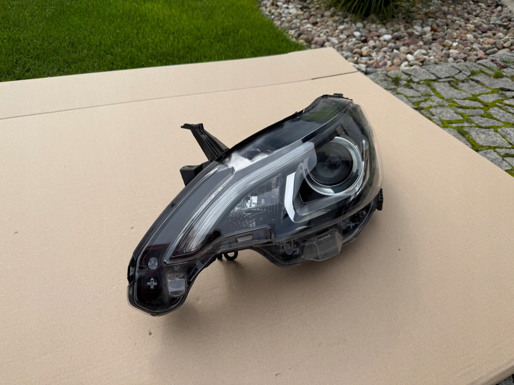 Фара левая европа  peugeot 108 линза led 2014 - 2022 . в Украине