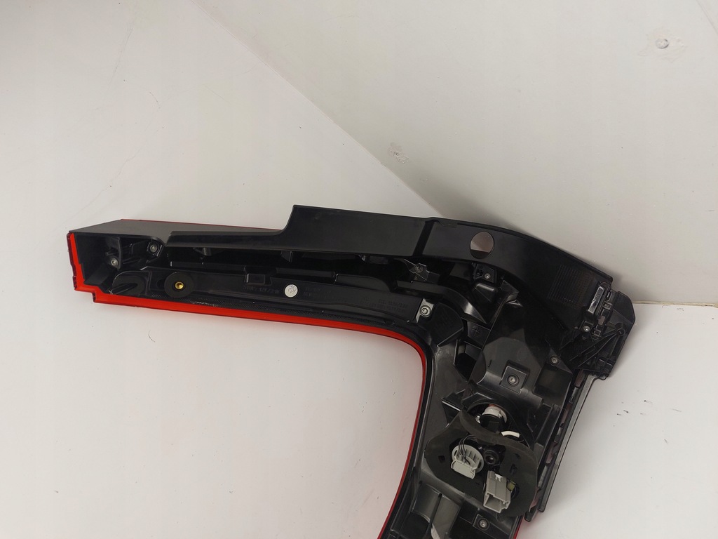 фото №9, Volvo xc40 лампа задня задня права europa