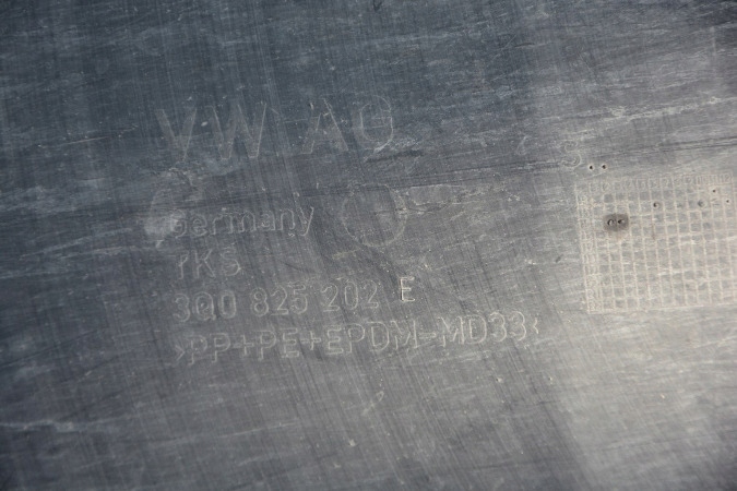 Защита подвеска vw passat b8 3q0825202 3q0825201 Цена