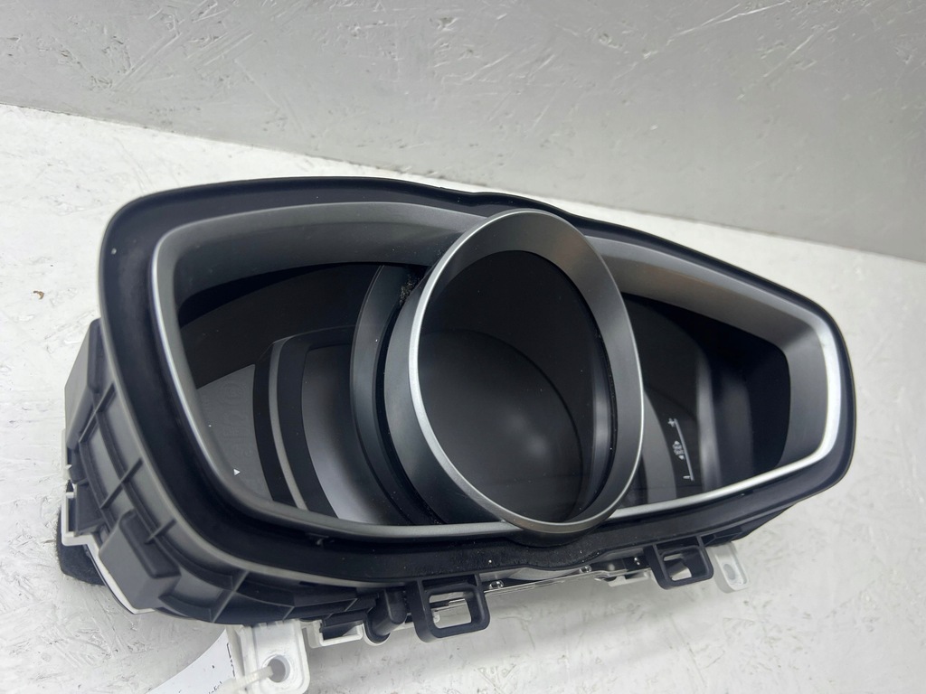 фото №10, Volvo v40 2016 счетчик / спидометр