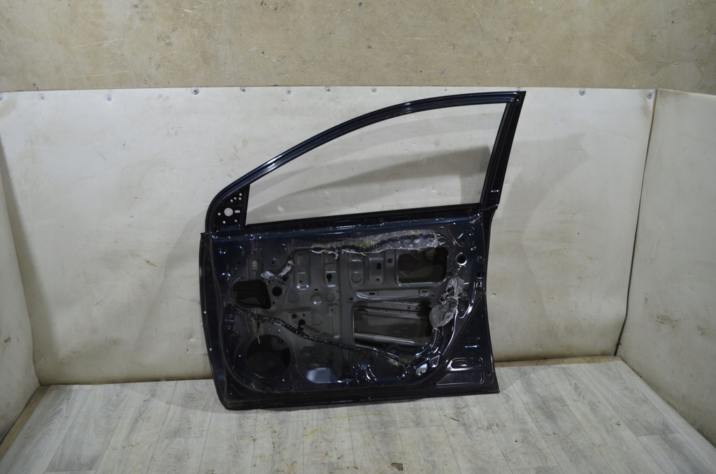 фото №7, Toyota auris 2013 - двері правий перед