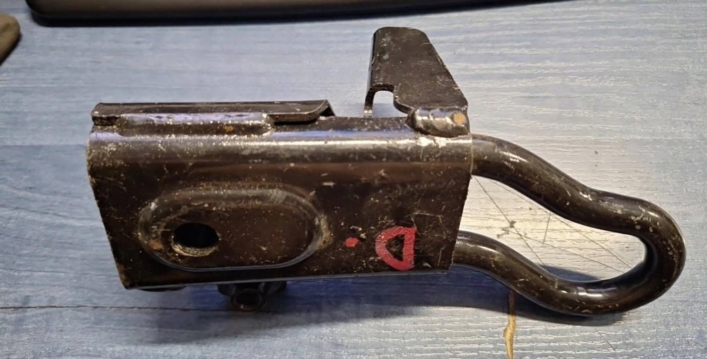 фото №1, Hak буксировочный dacia duster ii 511151589r