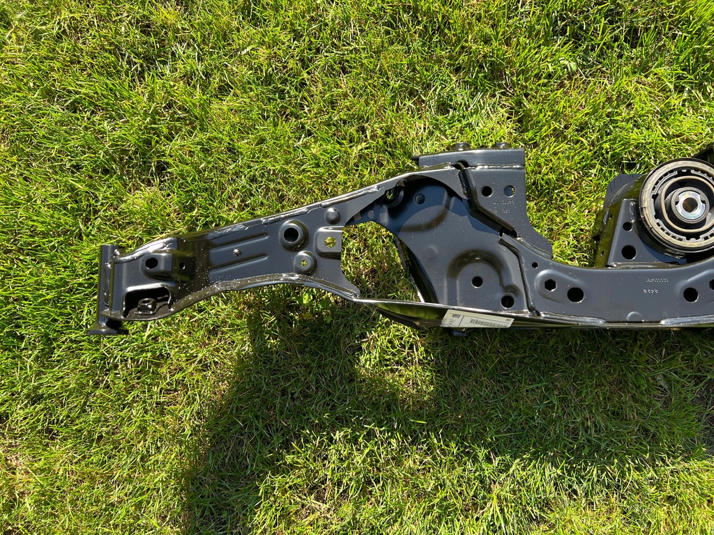 фото №8, Балка задня стабілізатор bmw u06 x1 u11 u12 x2 u10 6894205