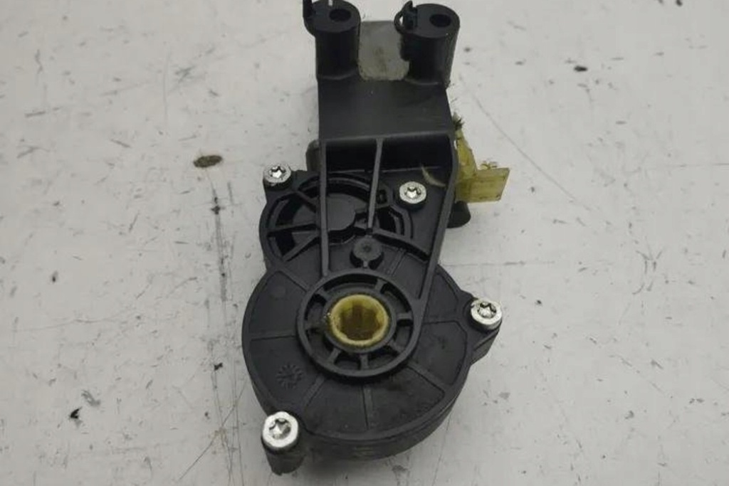 Моторчик передний левого сиденье mercedes-benz m w164 820591134 3.0l с Разборки