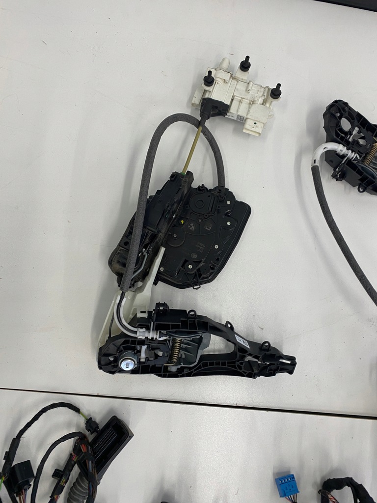 фото №9, Замок docia bmw 7 g11 g12 доводчики soft close комплект