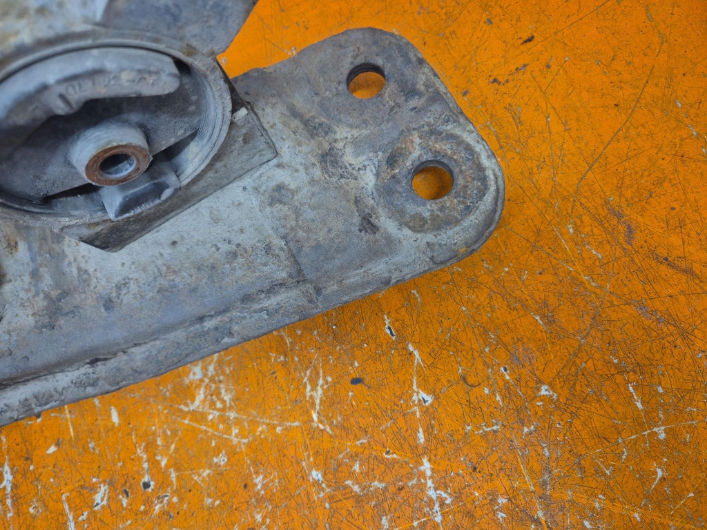 Suzuki liana i 04-07 подрамник балка wzdłużna pod двигатель m16a с Разборки