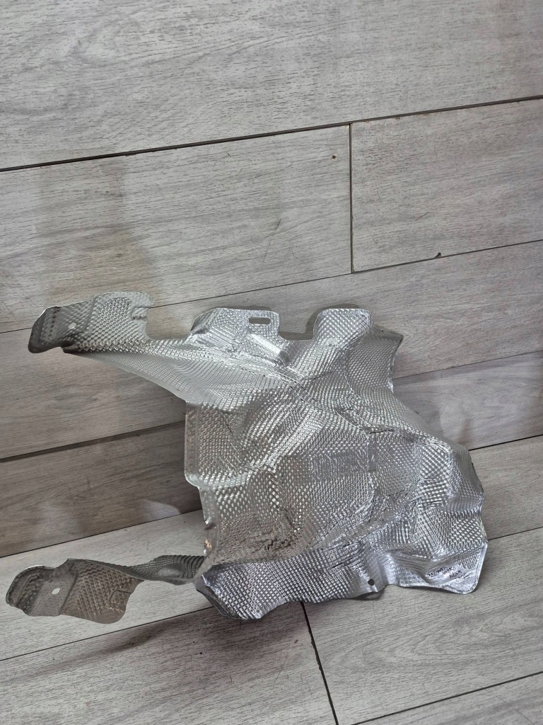 15062. mercedes w177 защита тепловая выхлоп a1776829200 в Украине