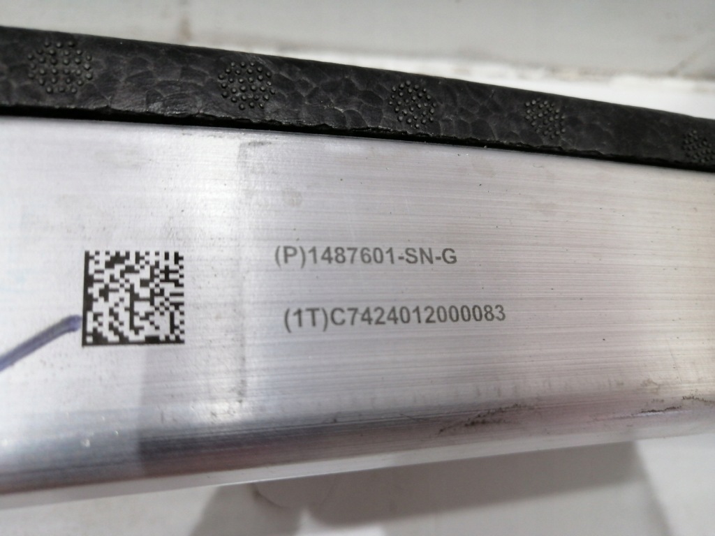 Балка бампера передняя перед абсорбер tesla model y фаркоп 8642 Цена