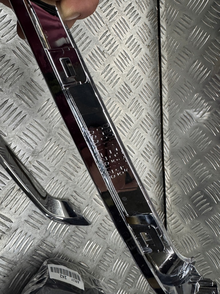 фото №9, Lexus lc lc500 lc500h молдинг бампера заднего задняя dekor хром правый левый