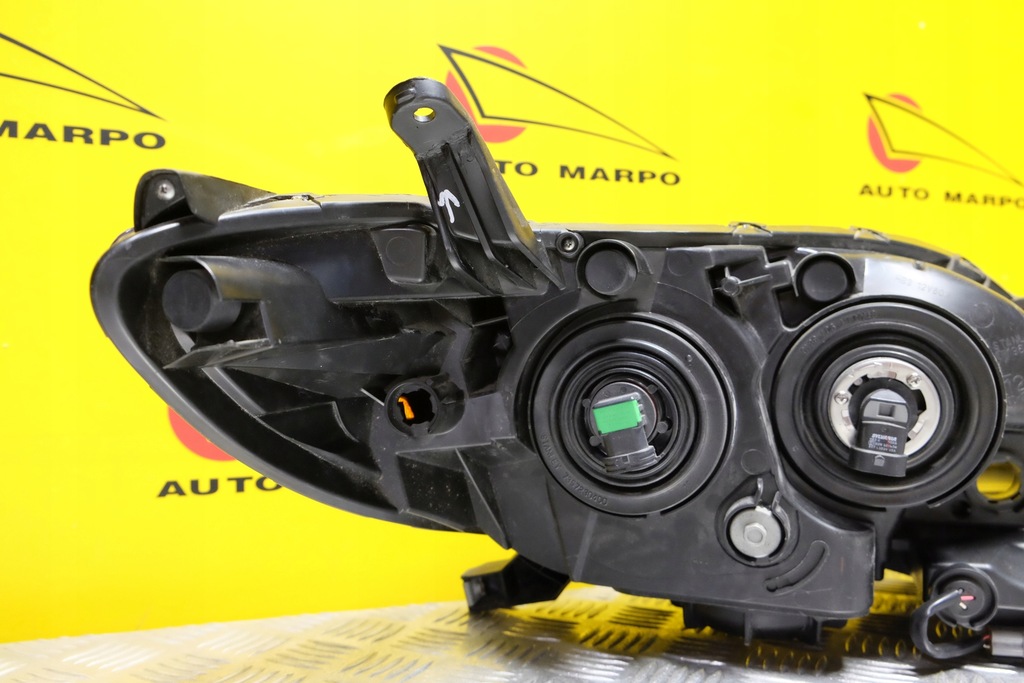 фото №11, Toyota sienna 2015- фара лампа zwykłasoczewkowa l usa