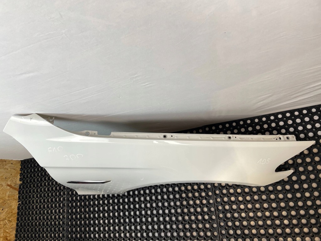 Крила перед передній праві bmw 5 f10 f11 код лакофарбового покриття: 300 alpinweiss Ціна