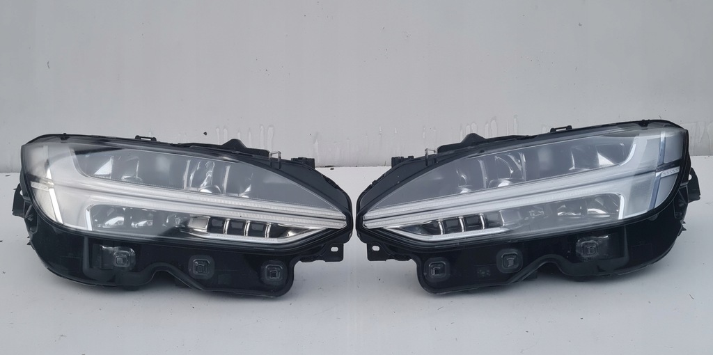 фото №1, Лампа ліва права перед volvo v90 s90 комплект