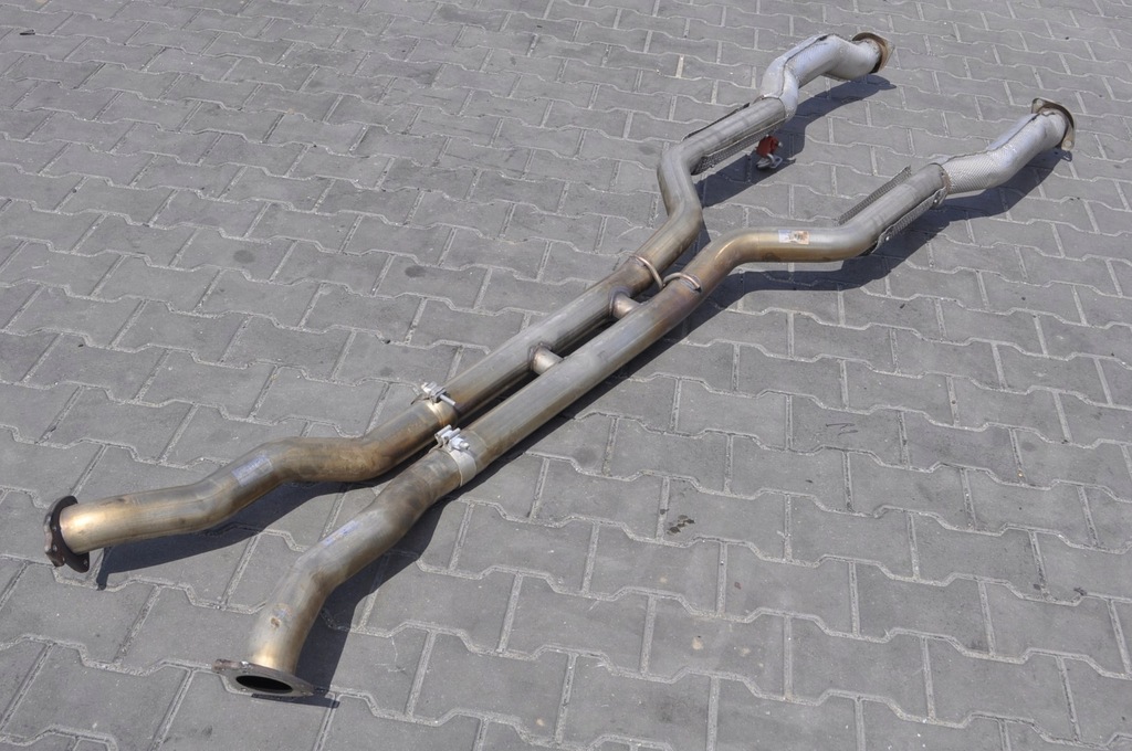 фото №8, Aston martin db11 5.2 v12 труба выхлопная