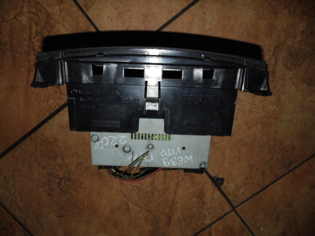 фото №3, Vito w639 109 2.2cdi 07' рамка радио радиопроигрыватель becker a6396890931