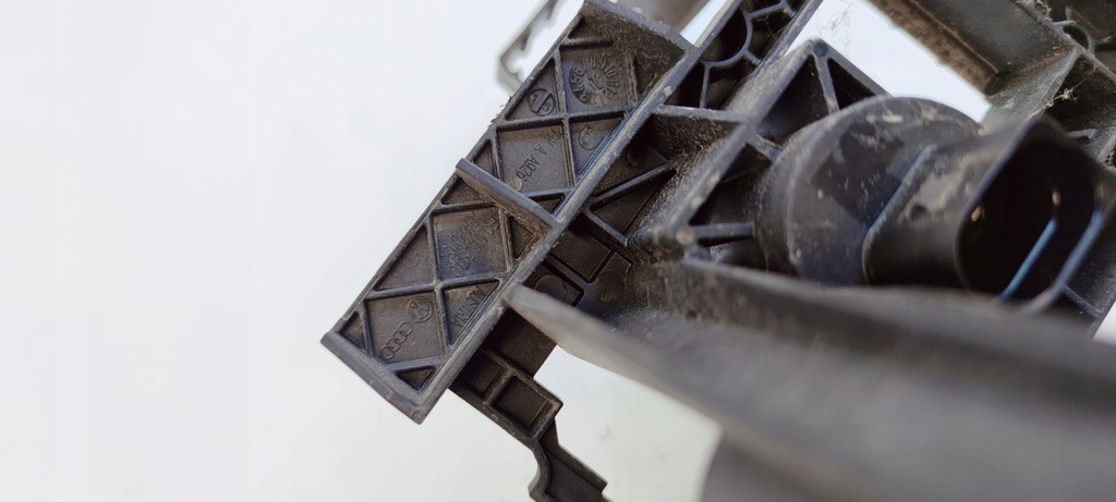 фото №7, Кронштейн коробка предохранителей audi a1 6r0915343c