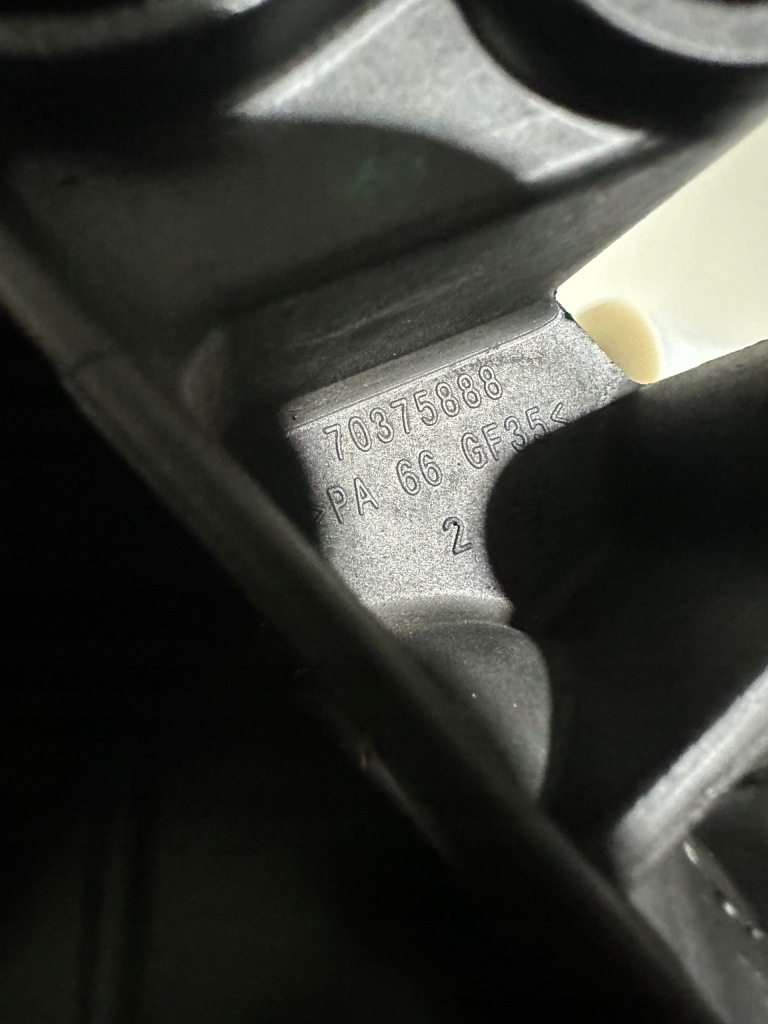 Renault megane iii 1.6 dci основание фильтра масла 152085948r Киев