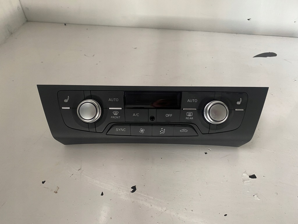 фото №1, Audi a6 c7 lift панель кондиционера 4g0820043cd