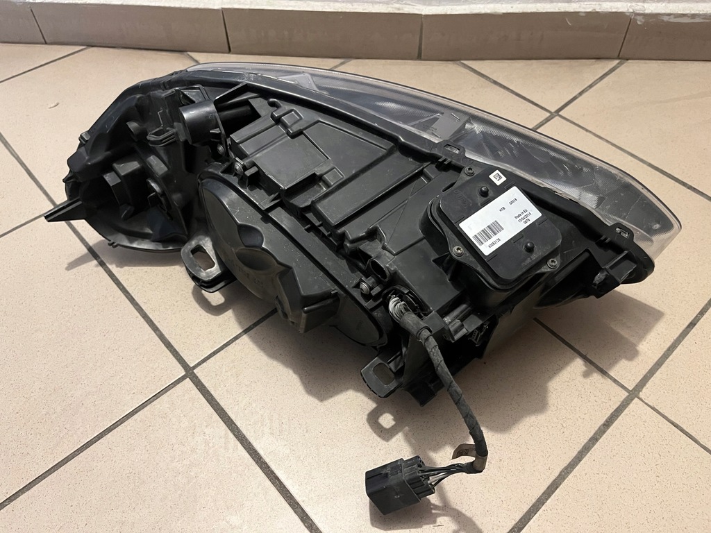 фото №16, Volvo xc60 i 1 lift ксенон 13- лампа передняя правая