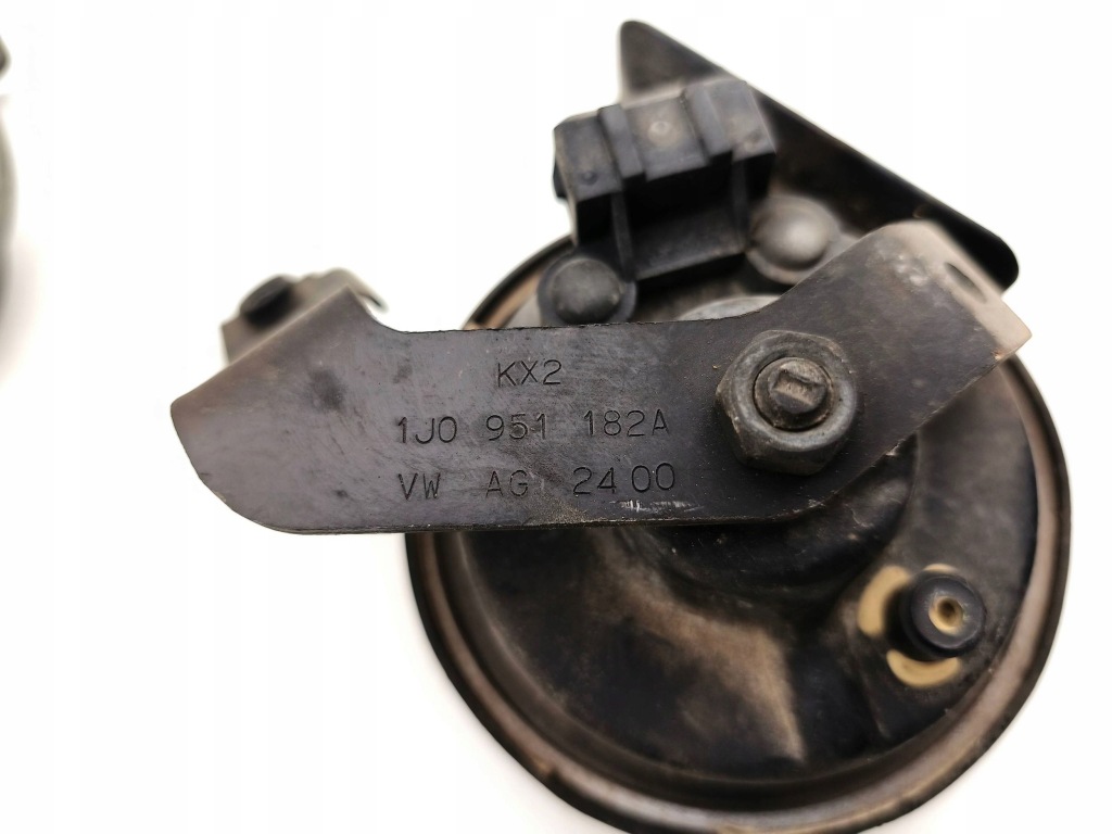 Volkswagen bora клаксон 2000 1j0951182a Недорого