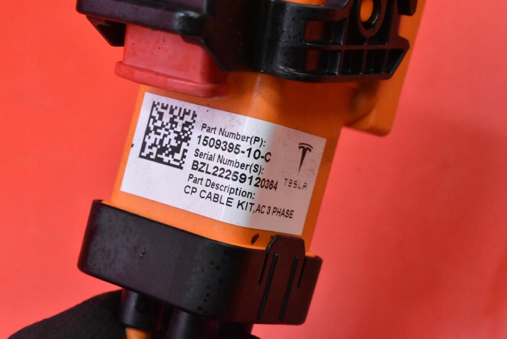 Роз'єм port заряджання 1501773-60-b tesla model y 60 kwh 299 km 20- Ціна