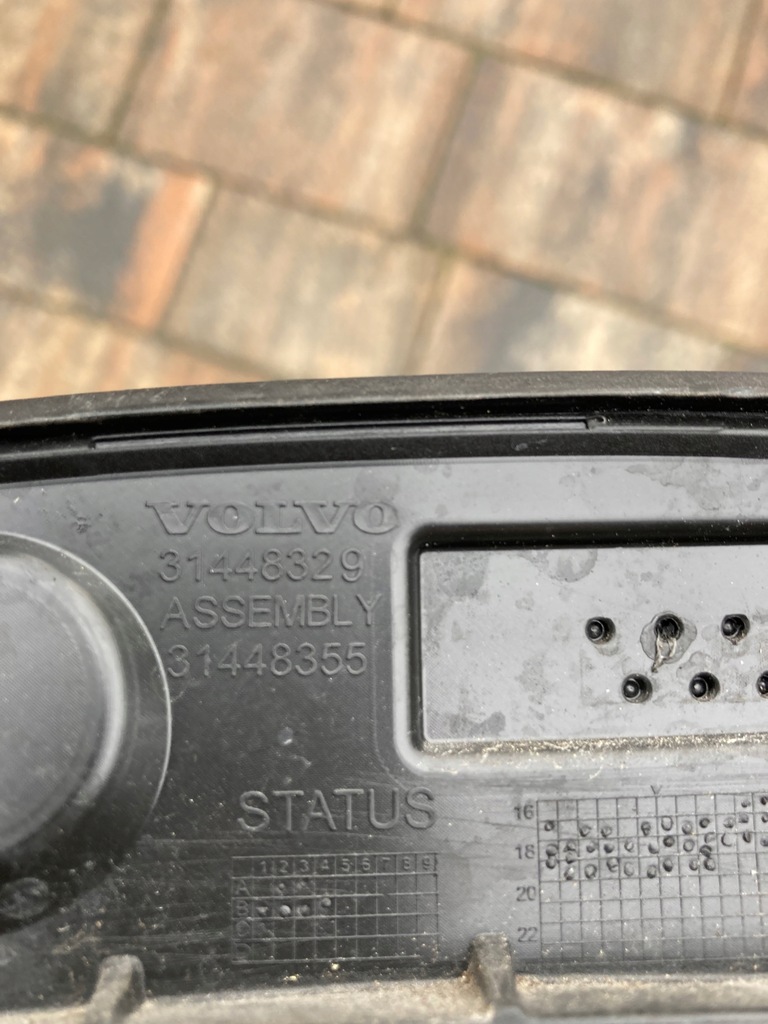 фото №10, Volvo xc40 xc-40 31448329молдинг права задня