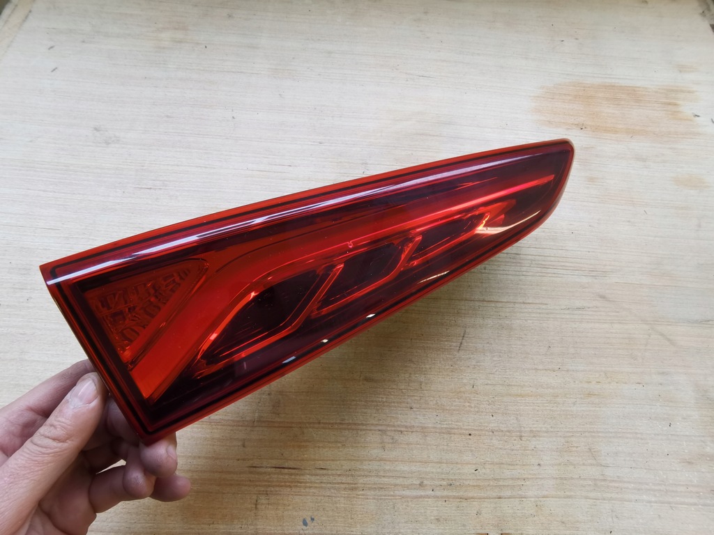 фото №13, Hyundai kona - лампа задняя левая w крышка