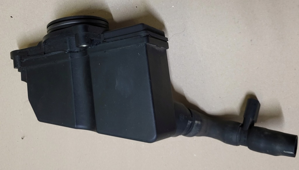 фото №7, Вентиляция картера воздухоотводчик шланг датчик клапан skoda vw polo caddy golf 4 seat оригинальный номер