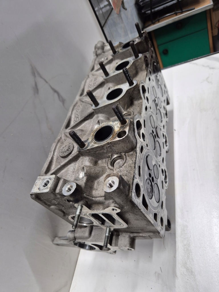 Головка комплект  вали kia ceed i proceed hyundai i30 1.6 crdi d4fb 221112a100 Київ