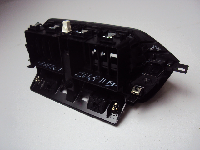 фото №7, Панель кондиционера радио peugeot 2008 ii 2019-