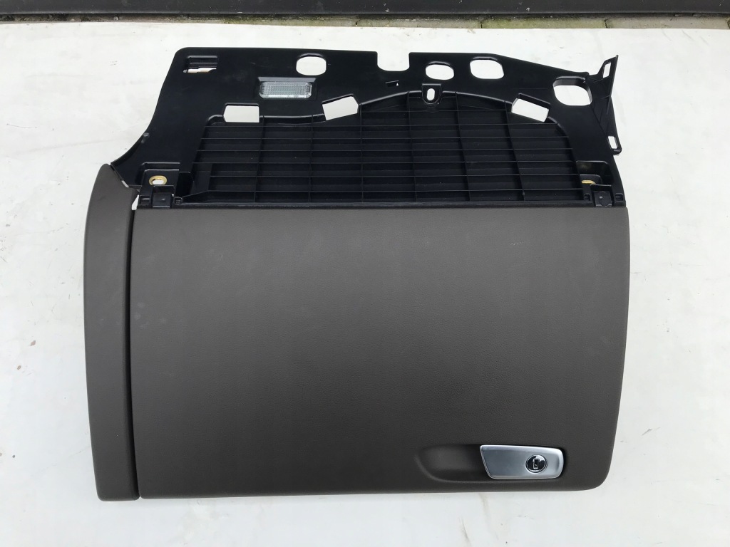 фото №1, Audi a4 b8 a5 8t бардачок коричневий замикається 8k1857035