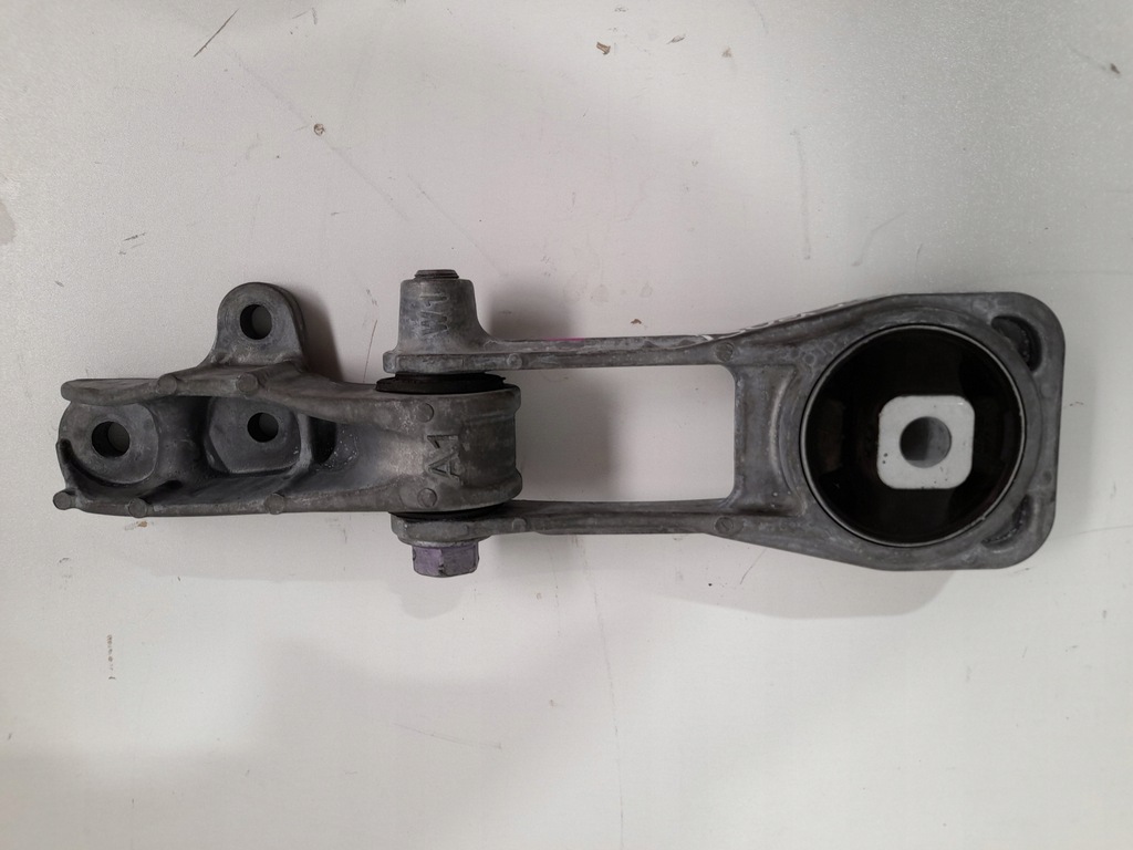 фото №1, Toyota yaris cross подушка двигателя кронштейн