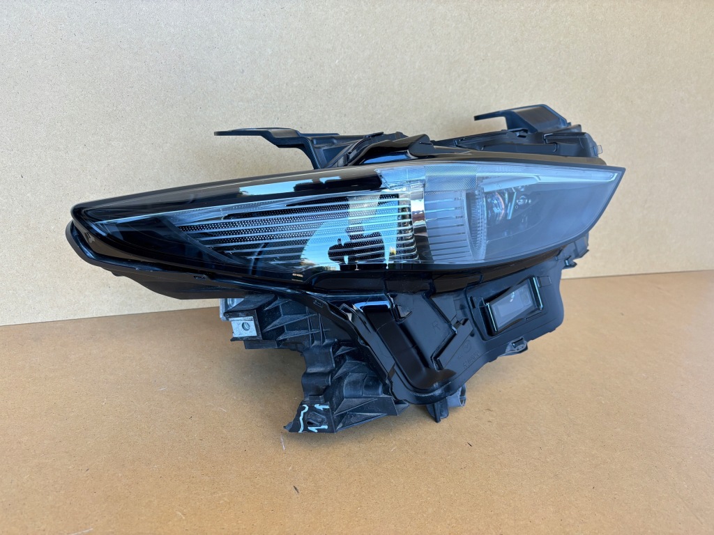 фото №3, Лампа full led перед правая mazda 3 bp 19-