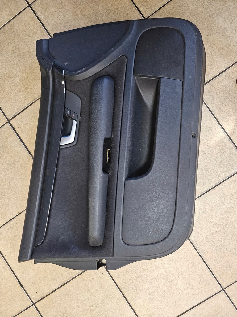 фото №1, Обшивка двері лівий перед audi a4 b6