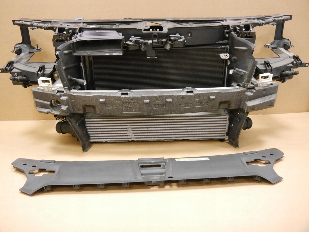 фото №1, Audi a8 d4 pas передній радіатор 3.0 tdi