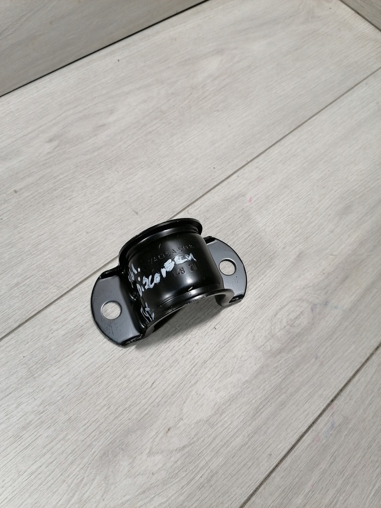 фото №1, Land rover discovery кронштейн стабілізатор задня lr057726