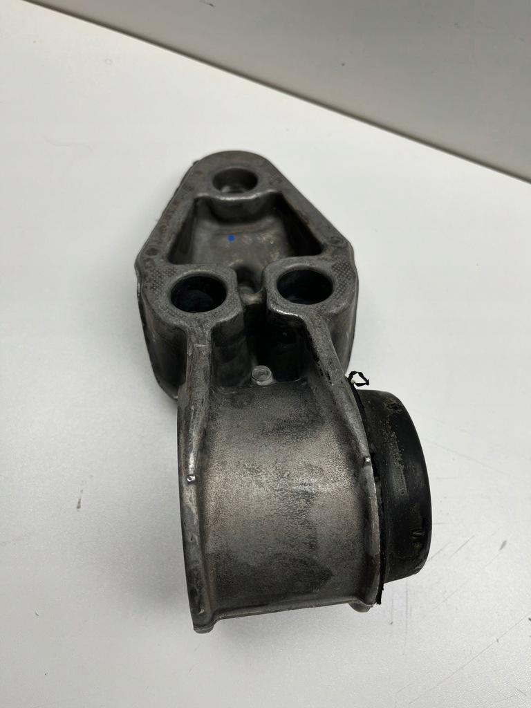 фото №1, Кронштейн подушка балка 8e0501521h