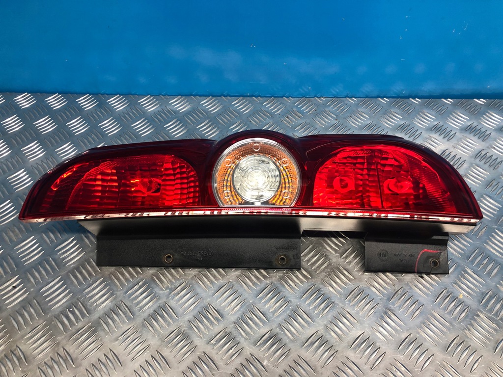 фото №1, Fiat doblo ii лампа правый задняя правая задняя