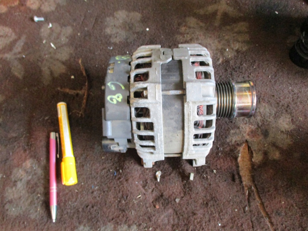 Купити 68. генератора vw skoda 04e903015e