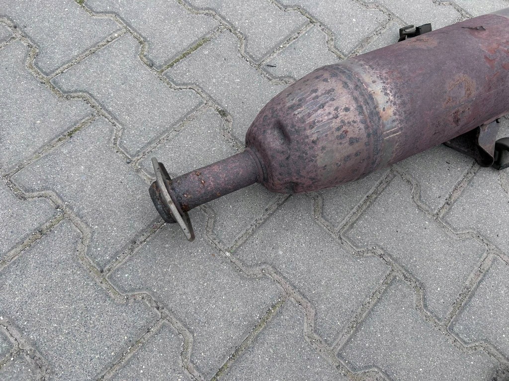 Avensis t27 1.6 1.8 2.0 b каталізатор гасник середній gy7 в Україні