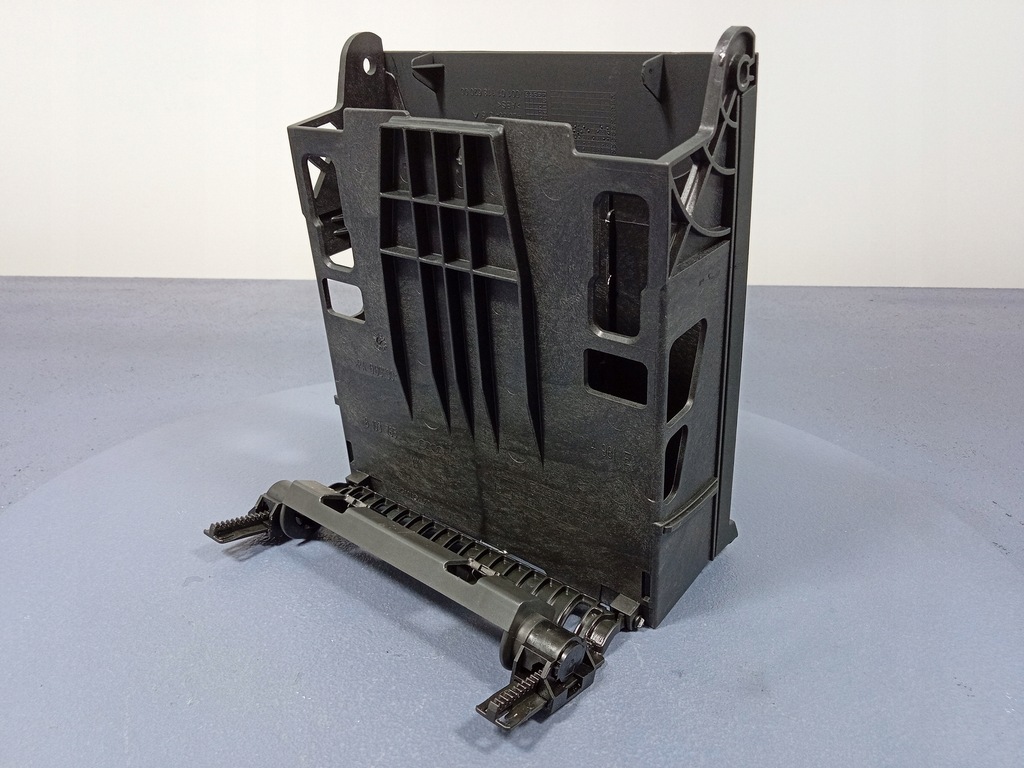 фото №4, Audi q7 i 4l кишеня кронштейн чейнджер 4l0864981e