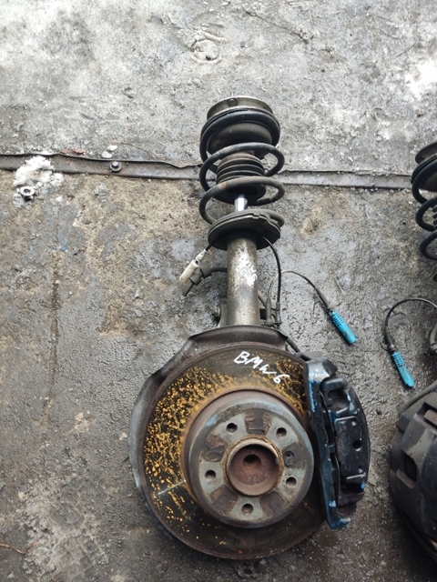 фото №1, Bmw 6 e63 3.0i mcperson поворотный кулак левый kompletny