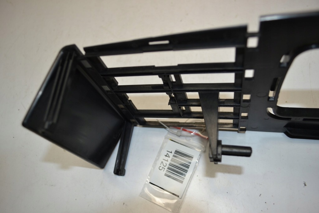 фото №14, Mercedes w123 туннель средний накладка рычаг переключения передач