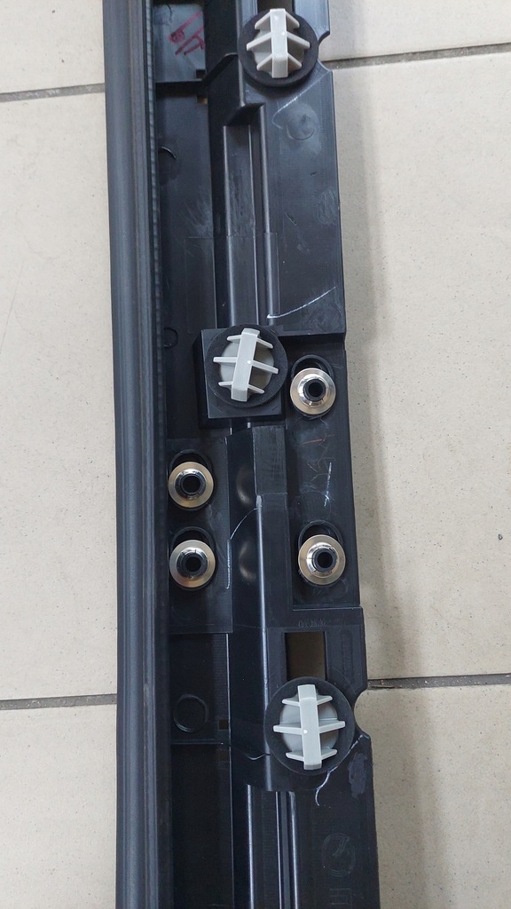 фото №8, Молдинг порог, накладка правая mazda cx-7