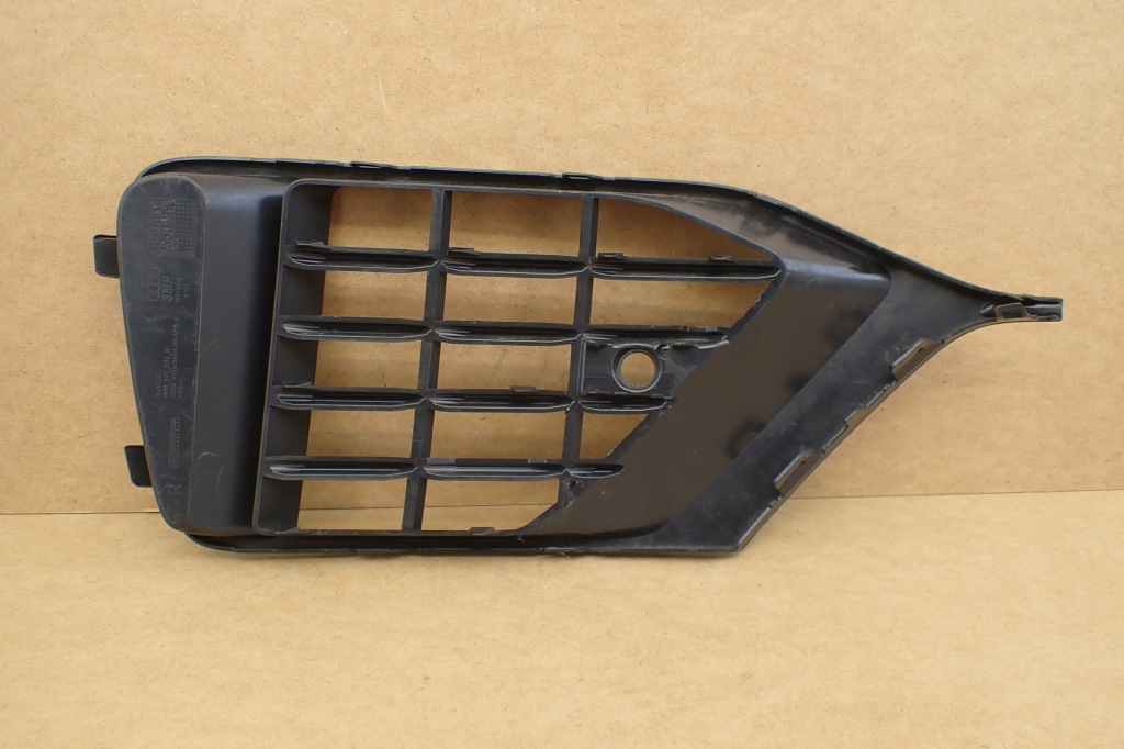 фото №9, Решітка решітка радіатора бампера audi q8 4m8807682b права rh перед передня