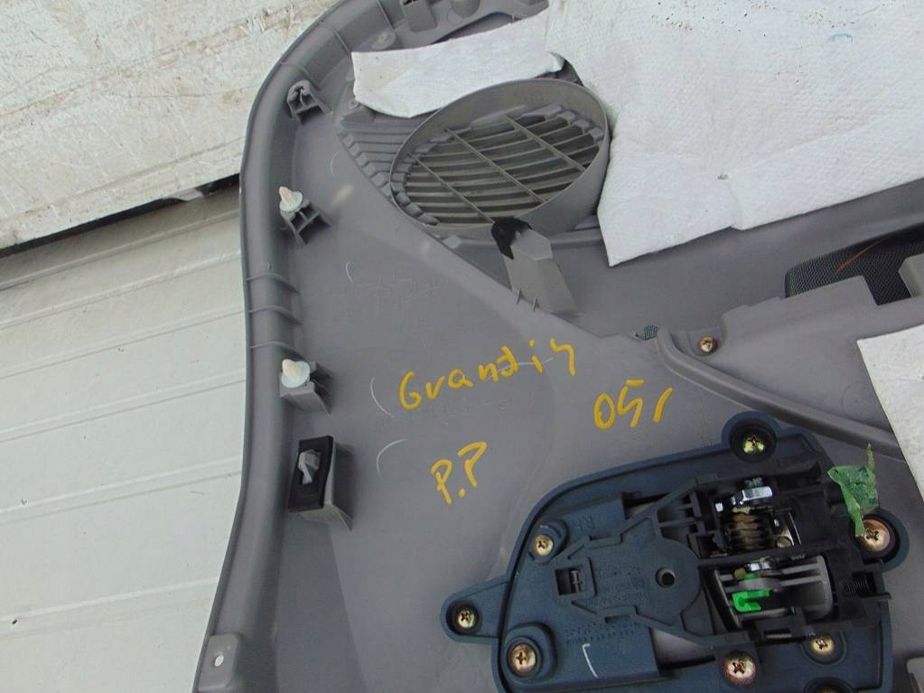 фото №6, Mitsubishi grandis 2005r обшивка дверь перед правый