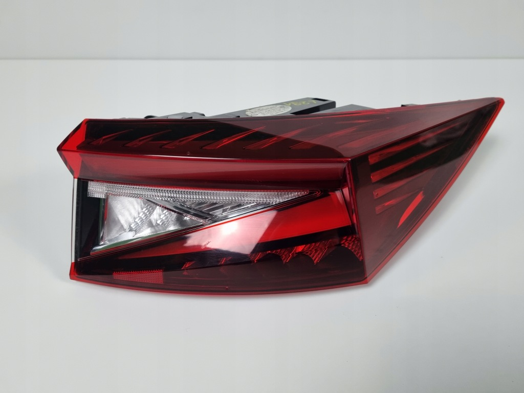 фото №1, Skoda enyaq 5la945208a лампа задняя правая задняя