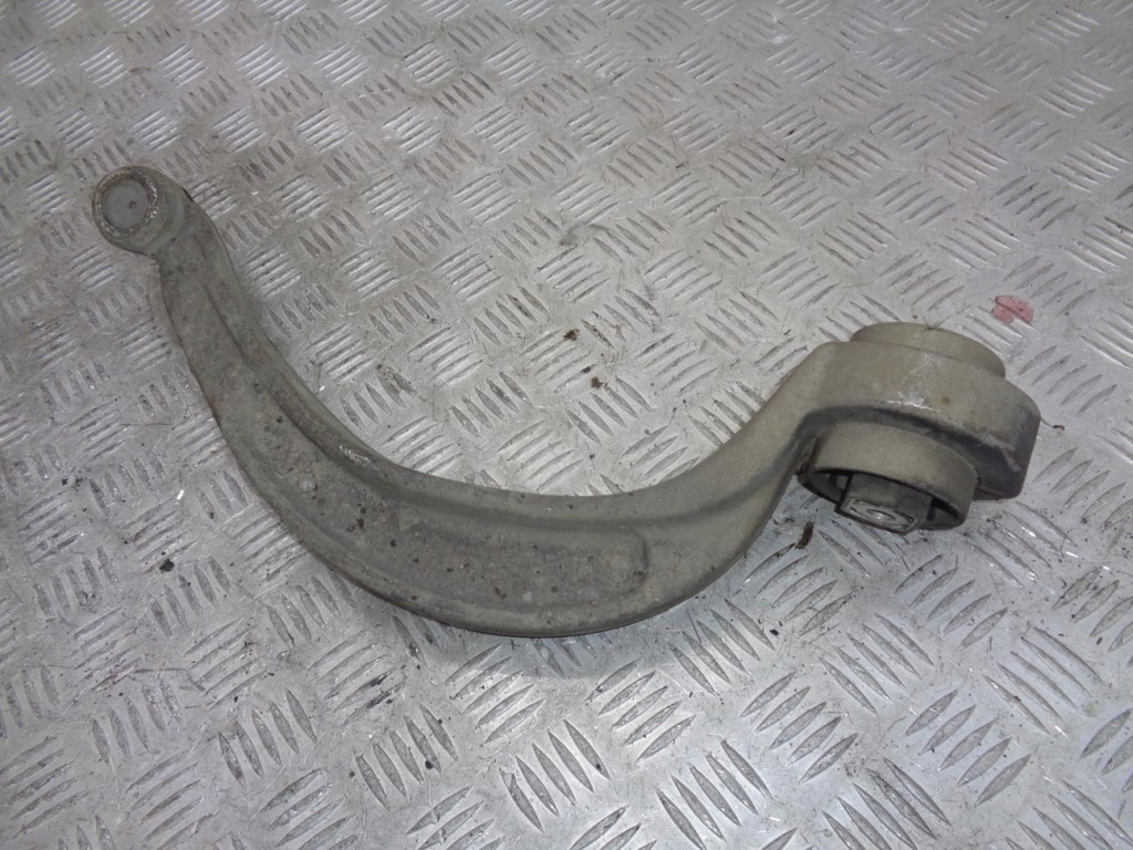 Важіль правий перед нижній банан audi a4 b8 2008- Недорого