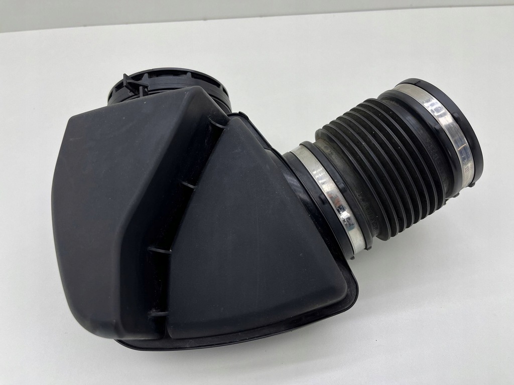 фото №1, Bmw 3 f30 lci 330e b48 воздухозаборник труба воздуха резонатор 7060423
